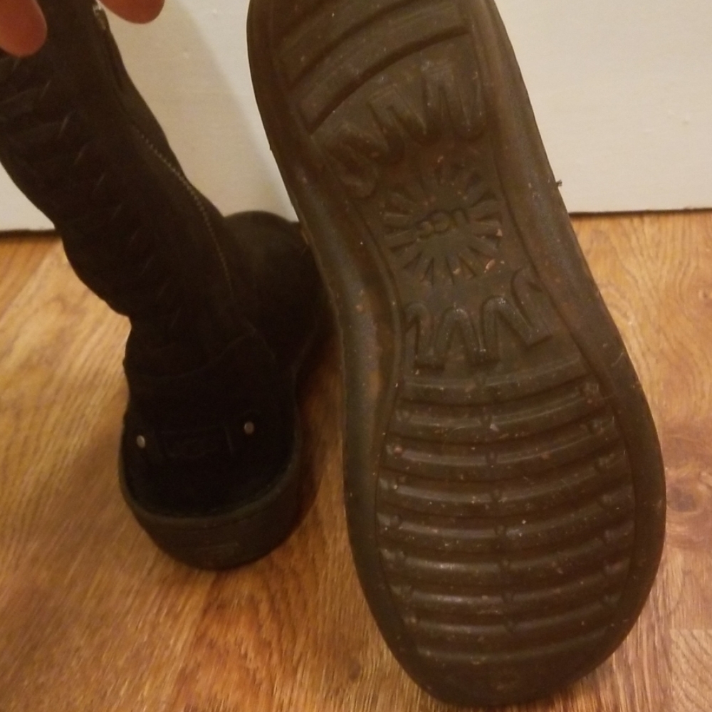 Ugg Boots - Picture 5 of 8
